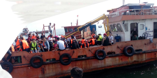 Ini penampakan penumpang dan kapal wisata sebelum terbakar di laut