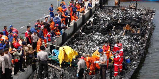 Korban tewas kapal terbakar bertambah jadi 23 orang