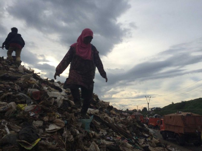 kehidupan para pemulung di tpst bantargebang