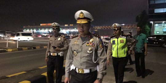 Kakorlantas pantau arus balik libur Natal di Tol Cikarang