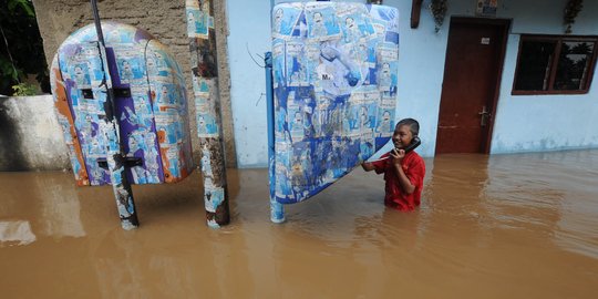 Usai diguyur hujan lebat, 1.410 rumah di Cirebon terendam banjir