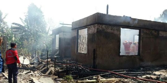 Rumah di Depok ludes terbakar diduga akibat arus pendek