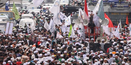 Sidang Ahok, massa pro dan kontra mulai padati di Kementan