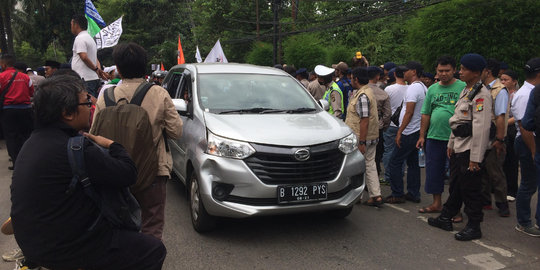 Ada sidang Ahok, jalan di sekitar Ragunan macet parah