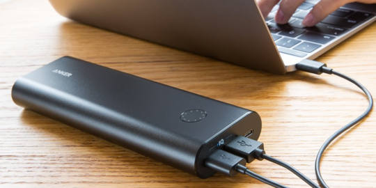 Power bank ini diklaim sanggup isi daya listrik MacBook