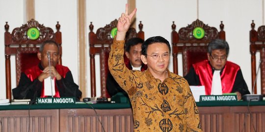 Jaksa tutup mata saksi di sidang Ahok pendukung Agus-Sylvi