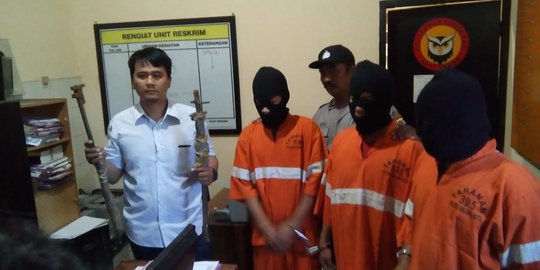 Tiga pencuri di Malang gasak delapan pasang baterai tower selular