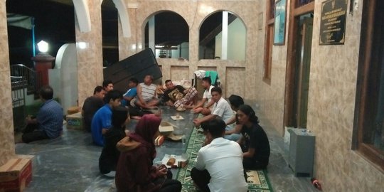 Ratusan warga Serangan Bali korban penggusuran mengungsi ke masjid
