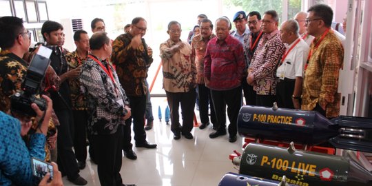 3 Menteri Jokowi kunjungi industri pertahanan di Malang
