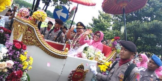 Ritual unik polisi rayakan Kapolda Jawa Timur pensiun