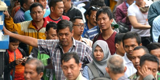 2 Hari berturut-turut kantor Samsat Makassar dipadati ribuan orang