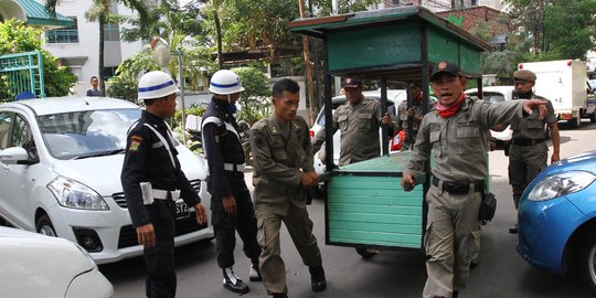 Sumarsono akan babat habis PKL ganggu pejalan kaki dan bikin macet