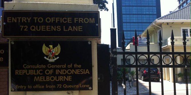 Video Konjen RI di Australia diterobos, dipasang bendera OPM