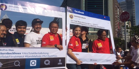 Aksi masyarakat tolak berita hoax di CFD, Menkominfo & artis datang