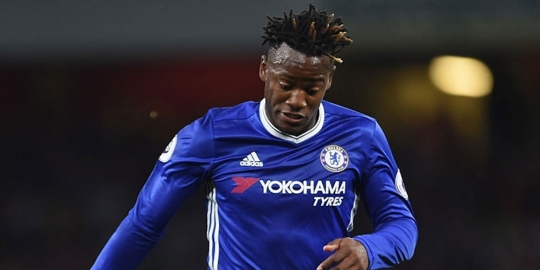 \'Terus belajar dari Costa, Batshuayi akan jadi lebih baik\'