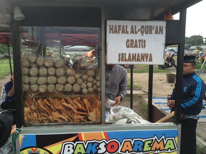 pedagang bakso gratis