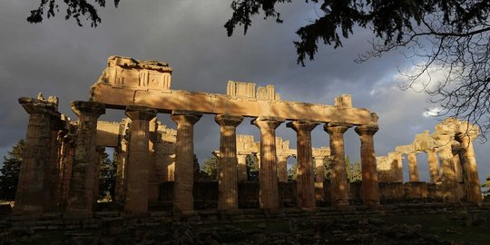 Menelusuri sisa kehancuran Kota Kuno Yunani dan Romawi di Libya