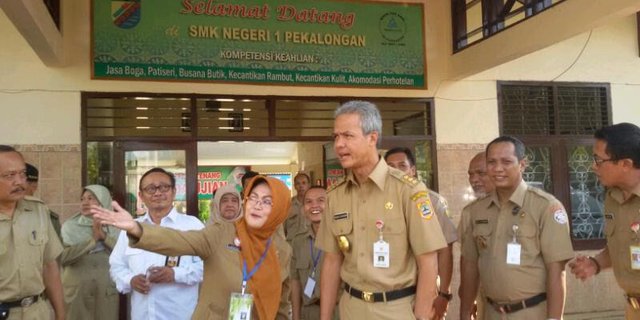 Pantau Kerja Pns Jateng Gubernur Ganjar Pakai E Kinerja Merdeka Com