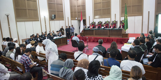 Ini jawaban kuasa hukum Ahok disebut Irena pertanyaannya tak relevan