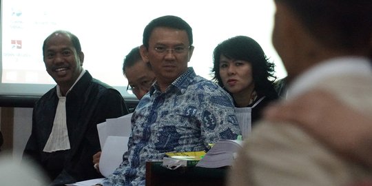 Ahok serahkan ke kuasa hukum soal gugat saksi dari JPU