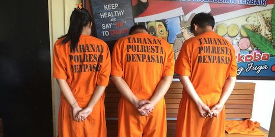 Jual narkoba, seorang mahasiswi & pedagang kue diciduk polisi