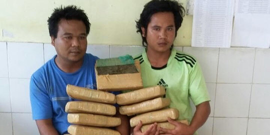 Tunggu pembeli, 2 penjual 10 Kg ganja malah ditangkap polisi