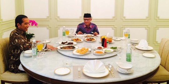 Usai Jumat-an, Jokowi undang Ketum PP Muhammadiyah makan di Istana