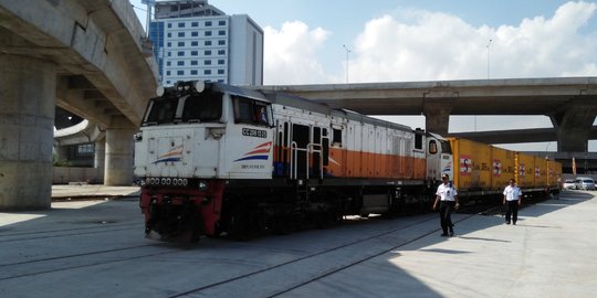 Kereta logistik Jakarta-Bandung hemat Rp 3 juta per kontainer