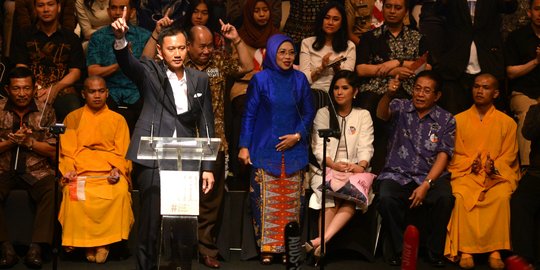Sampai sesi kedua, hanya Sylvi belum bicara di debat terbuka