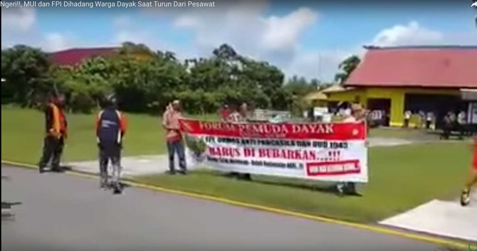 mui dan fpi dihadang warga dayak