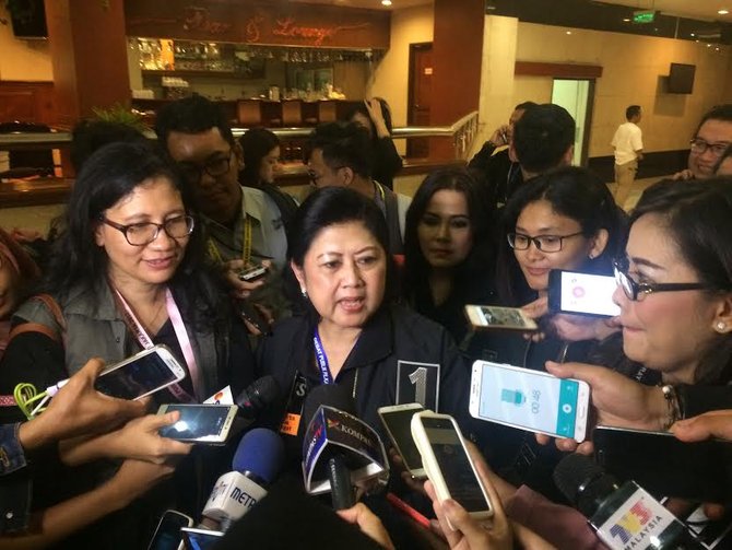 ani yudhoyono hadiri debat cagub cawagub dki