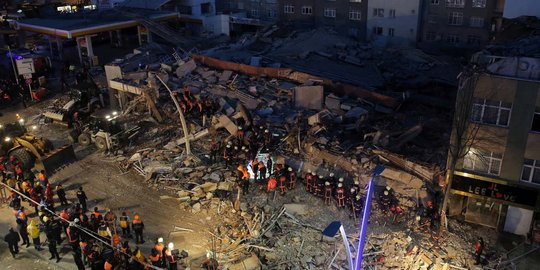Gedung 8 lantai di Turki runtuh, 2 orang tewas
