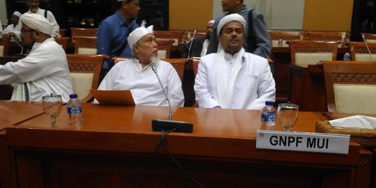 Sampaikan hasil demo depan Mabes Polri, Habib Rizieq sambangi DPR