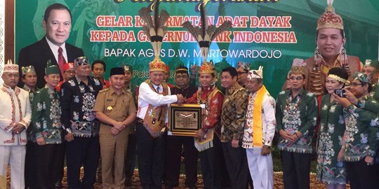 Gubernur BI diangkat jadi warga kehormatan masyarakat Dayak Kalteng