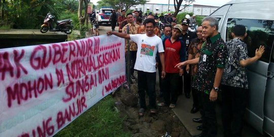 Gubernur Jateng Ganjar Pranowo diadang petani dan warga Demak