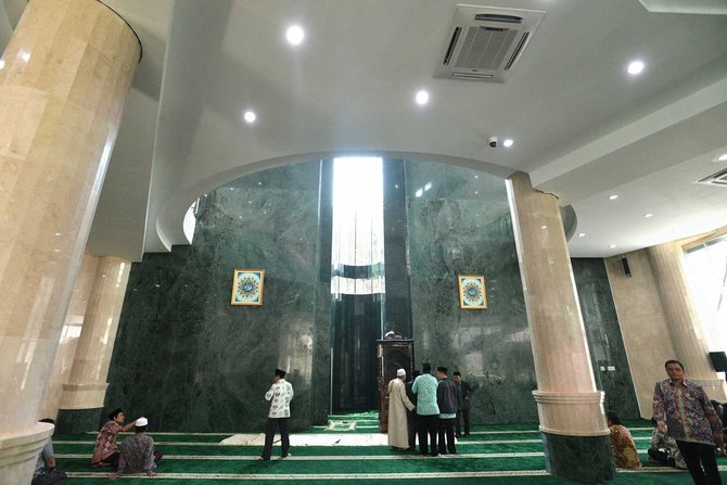 jokowi resmikan masjid balai kota