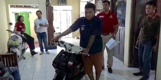 Dua siswi nekat kejar jambret hingga jatuh dan ditangkap warga