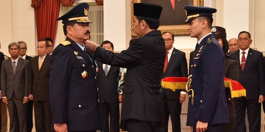 Presiden Jokowi lantik Marsekal Hadi Tjahjanto sebagai Kasau