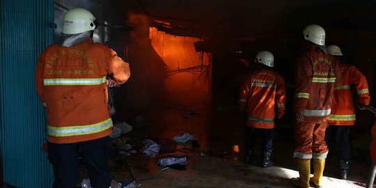 Data sementara, si jago merah hanguskan 500 kios Pasar Senen