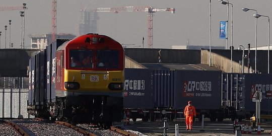 Usai tempuh 18 hari, kereta pertama China-Inggris tiba di London
