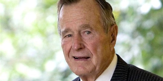 Sulit bernapas, mantan Presiden AS George HW Bush dilarikan ke RS