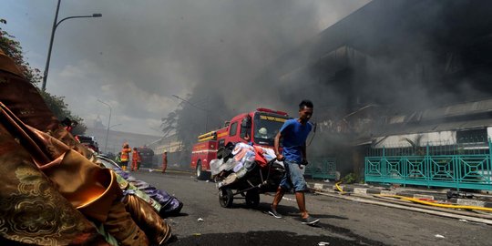 Pemprov DKI relokasi pedagang Pasar Senen yang kiosnya terbakar
