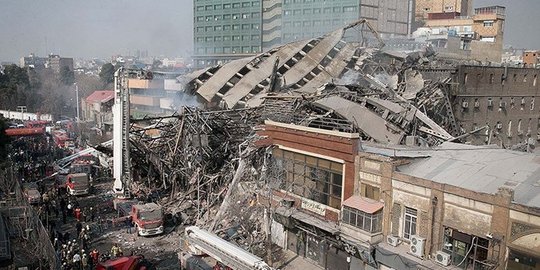 Kebakaran robohkan gedung di Iran, 30 petugas damkar tewas