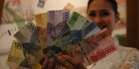 Rupiah dibuka anjlok ke posisi Rp 13.393 per USD
