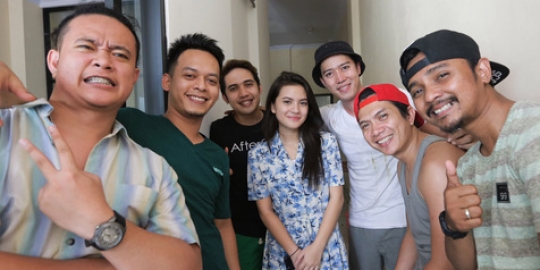 Jadi Model Video Klip Repvblik Marsha Aruan Peluk Hangat Ruri Kapanlagi Com Berjanjilah sayang ku slalu setia meski ku tak selalu di sampingmu. jadi model video klip repvblik marsha