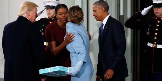 Pakar bahasa tubuh: Trump terlihat egois sedangkan Obama santun