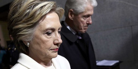 Hadir di pelantikan Trump, begini reaksi wajah Hillary Clinton