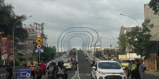 Jelang diresmikan, flyover Antapani Bandung ditutup sementara