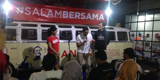 Relawan Anies-Sandi bikin lagu hip hop