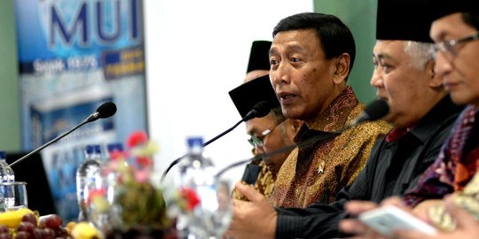 Tanggapi cuitan SBY, Wiranto bilang 'saya sudah dampingi 4 presiden'